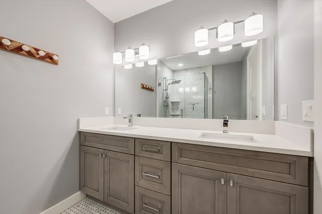 $5,300 | 510 Dorchester Avenue, Unit 2R, Boston, MA 02127