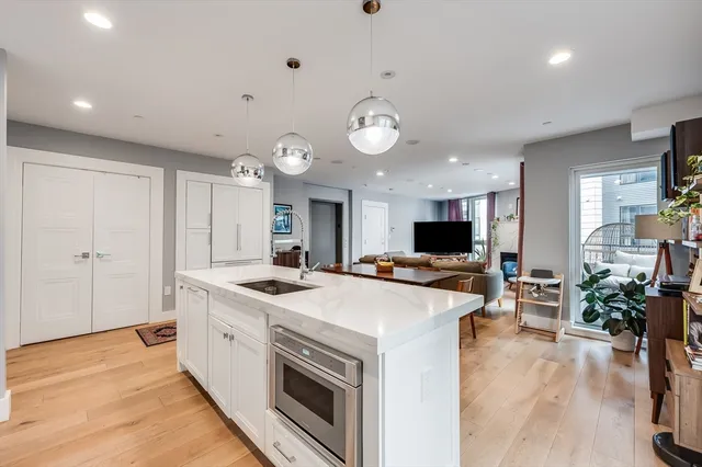 $5,300 | 510 Dorchester Avenue, Unit 2R, Boston, MA 02127