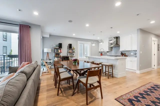 $5,300 | 510 Dorchester Avenue, Unit 2R, Boston, MA 02127