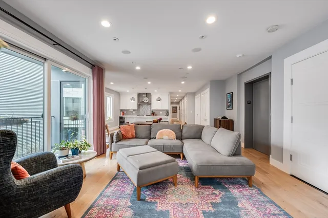 $5,300 | 510 Dorchester Avenue, Unit 2R, Boston, MA 02127