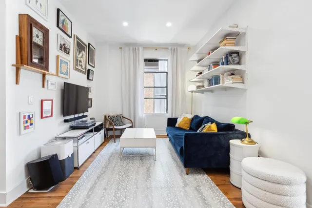$995,000 | 229 West 97th Street, Unit 5G | Upper West Side