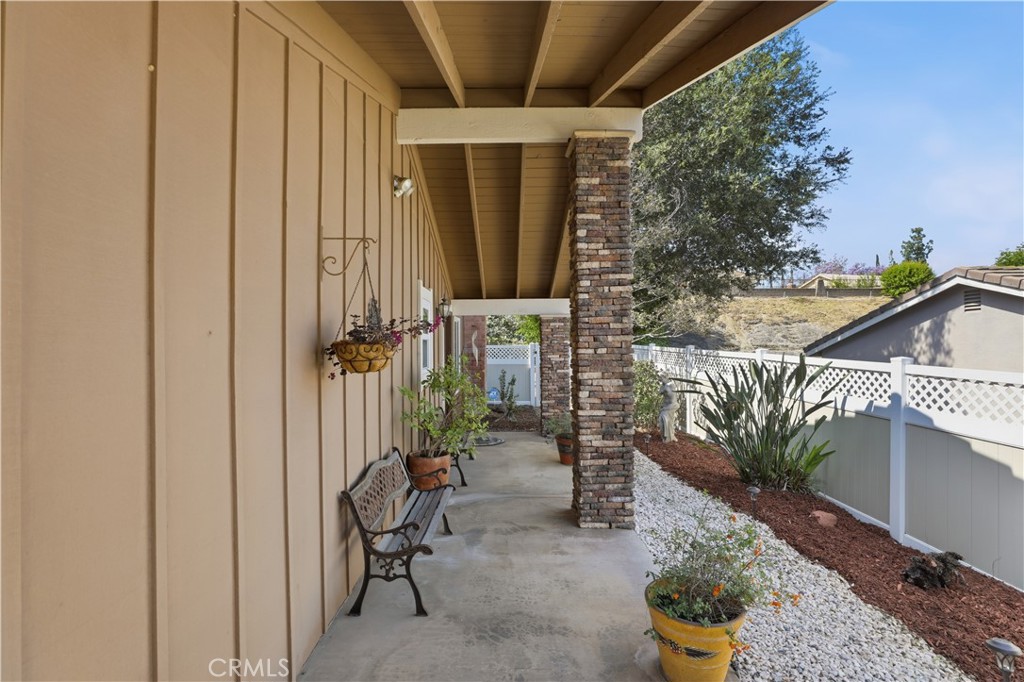 1340 Cadwell Court Riverside, CA 92506 - Photo 8 of 63