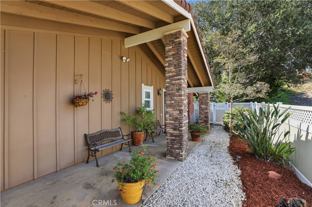 1340 Cadwell Court Riverside, CA 92506 - Photo 9 of 63