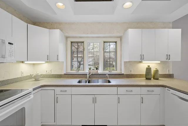 $890,000 | 34 Pickman Drive, Bedford, MA 01730