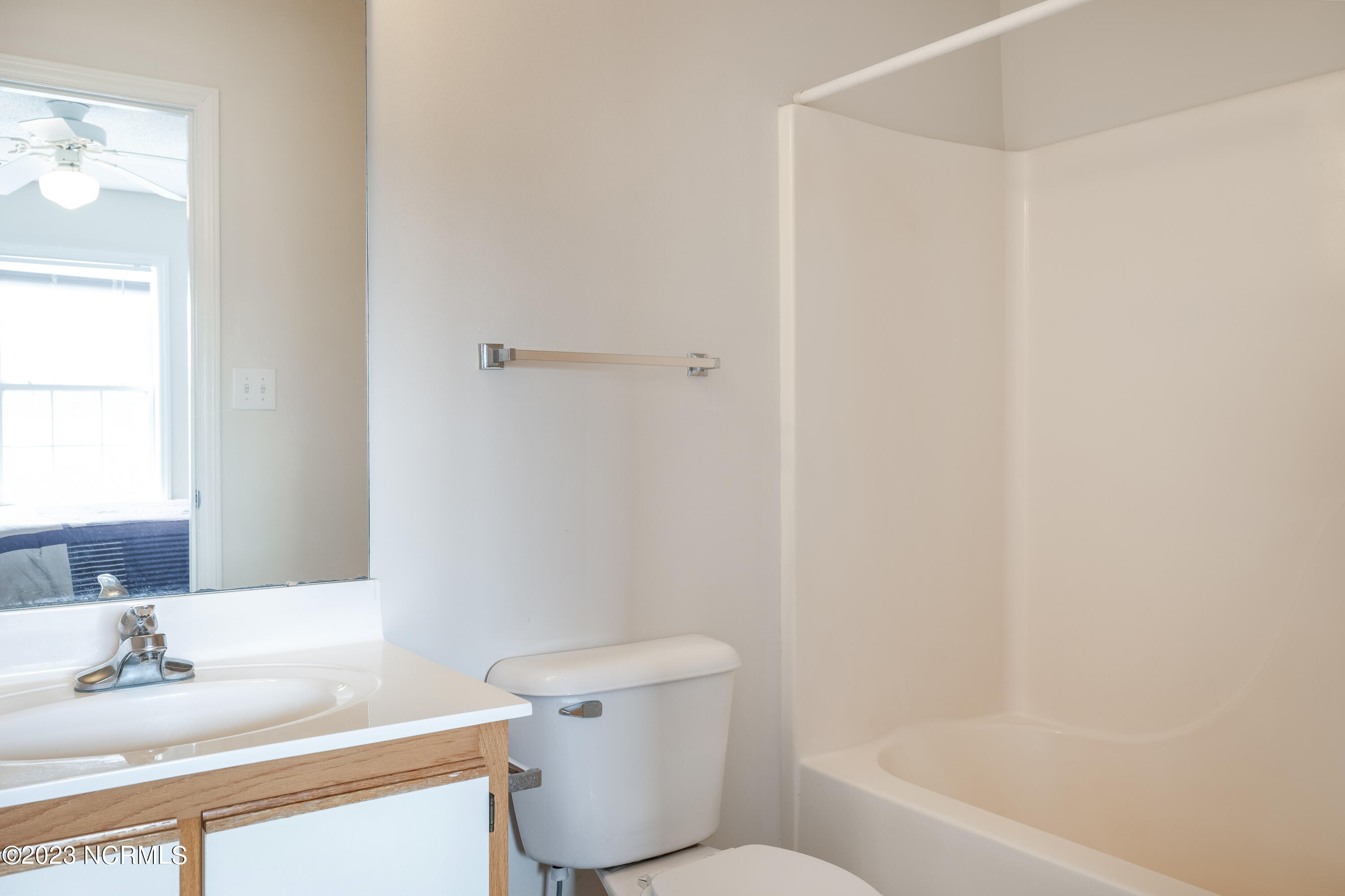 601 Peletier Loop Road, Unit E27 Swansboro, NC 28584 - Photo 14 of 17 Bathroom 1 (located within bedroom 1)