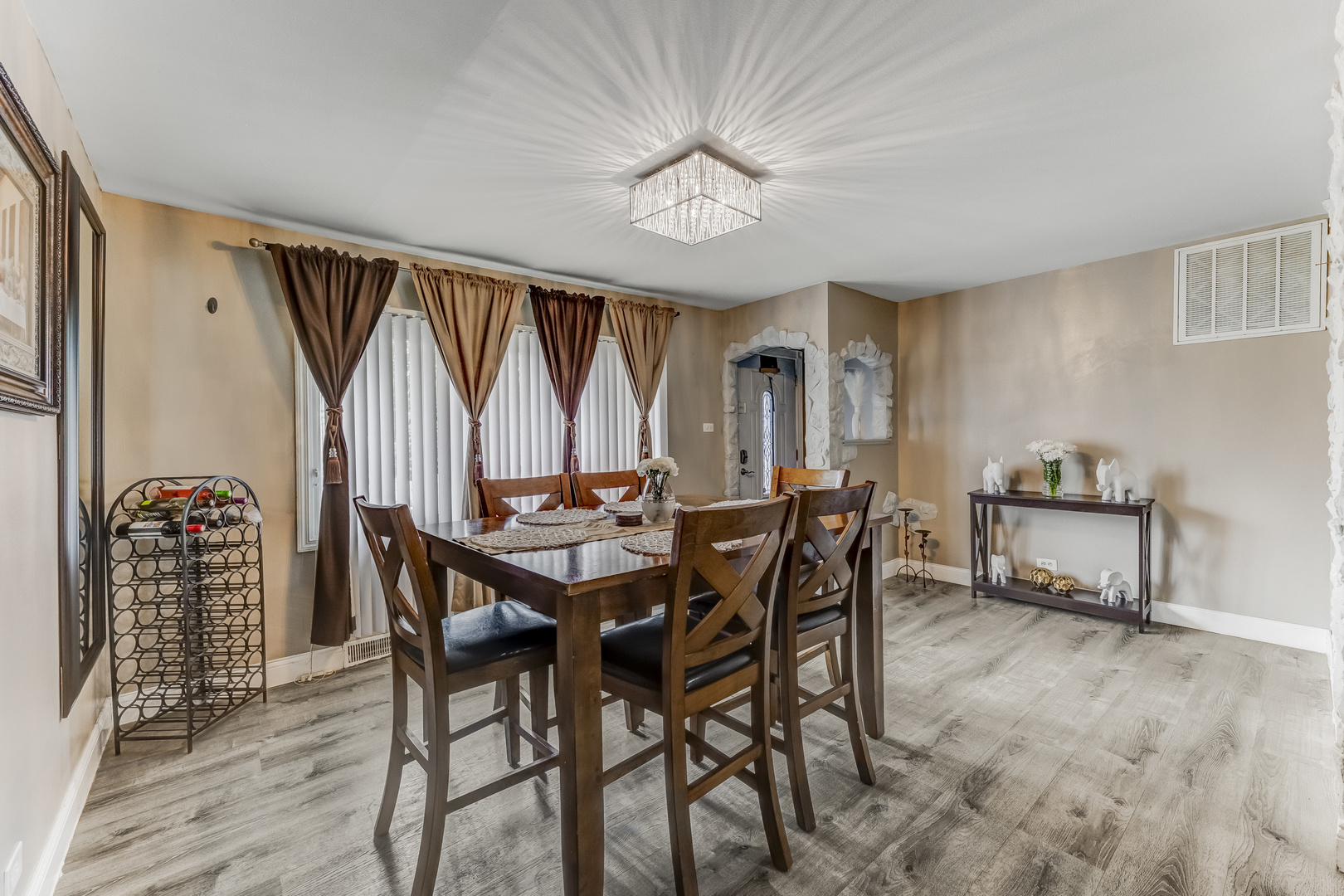 7740 Monitor Avenue Burbank, IL 60459 - Photo 10 of 36