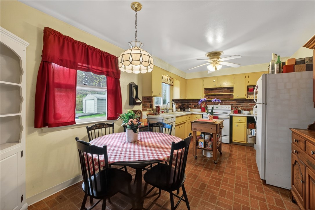 395 Brayton Road Greece, NY 14616 - Photo 5 of 20