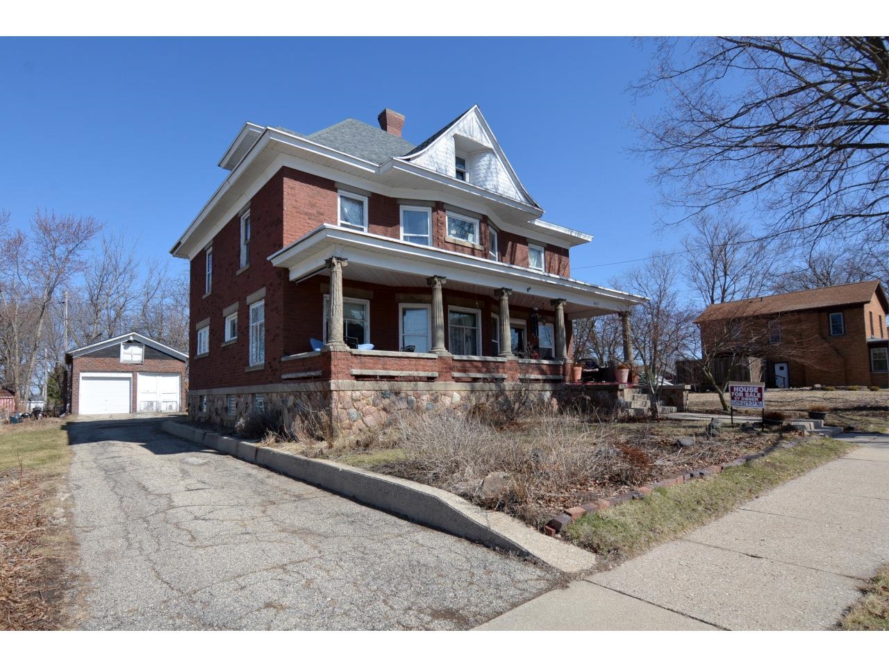 1615 8th Street Monroe, WI 53566 - Photo 2 of 25