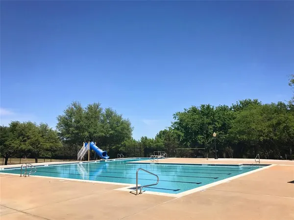 a view of a tennis court