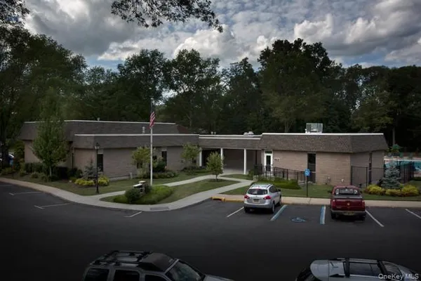 $2,725 | 45 Country Club Drive, Unit 5A, Coram, NY 11727