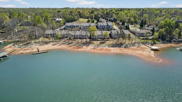 $675,000 | 132 Regatta Drive, Anderson, SC 29625