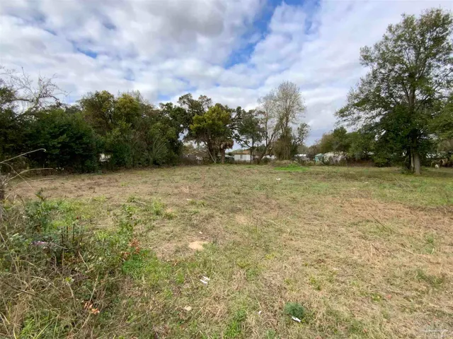 $25,000 | 2706 West Lakeview Avenue, Pensacola, FL 32505