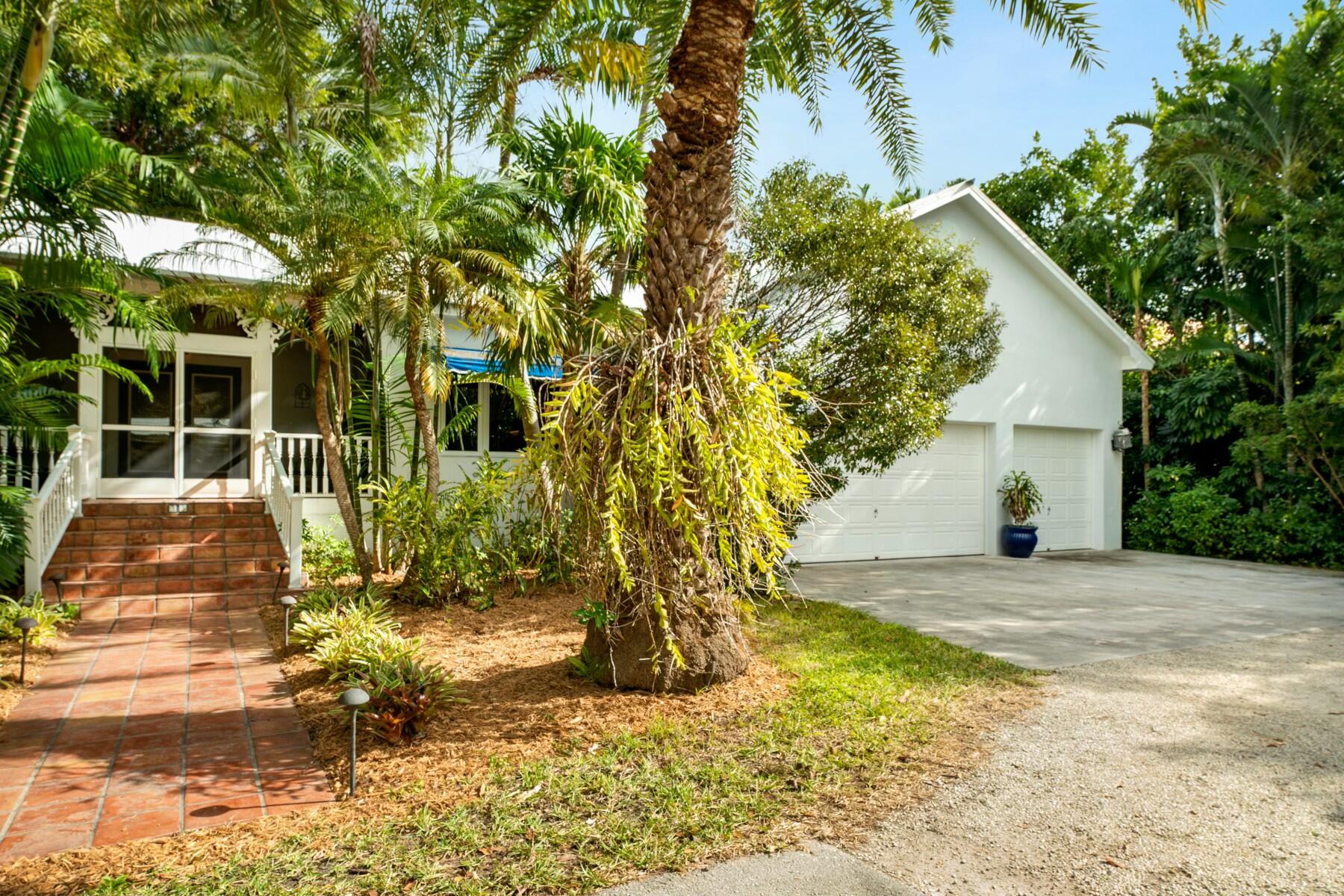 33 Pen Key Drive Islamorada, FL 33036 - Photo 9 of 60 a view of a house with backyard and trees