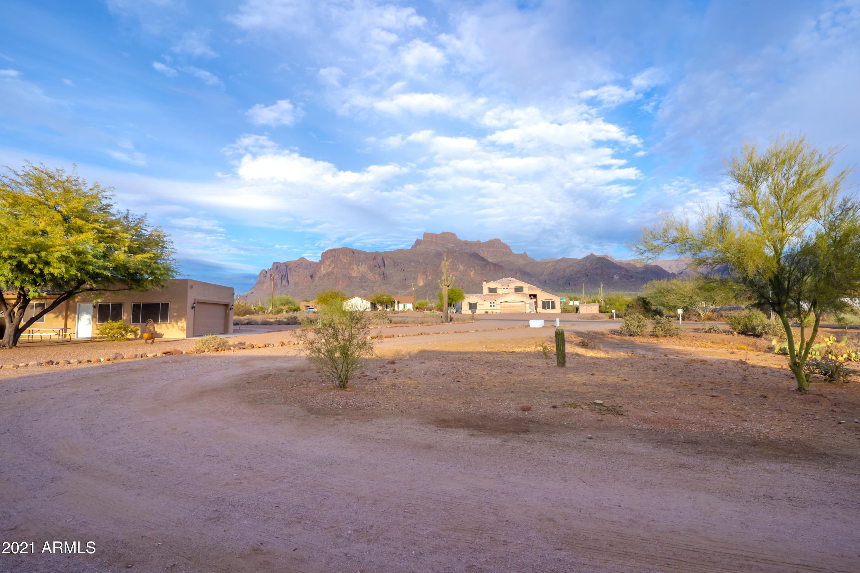 120 South Geronimo Road Apache Junction, AZ 85119 - Photo 2 of 47 01-18-21 Marjorie Stahl Home-39