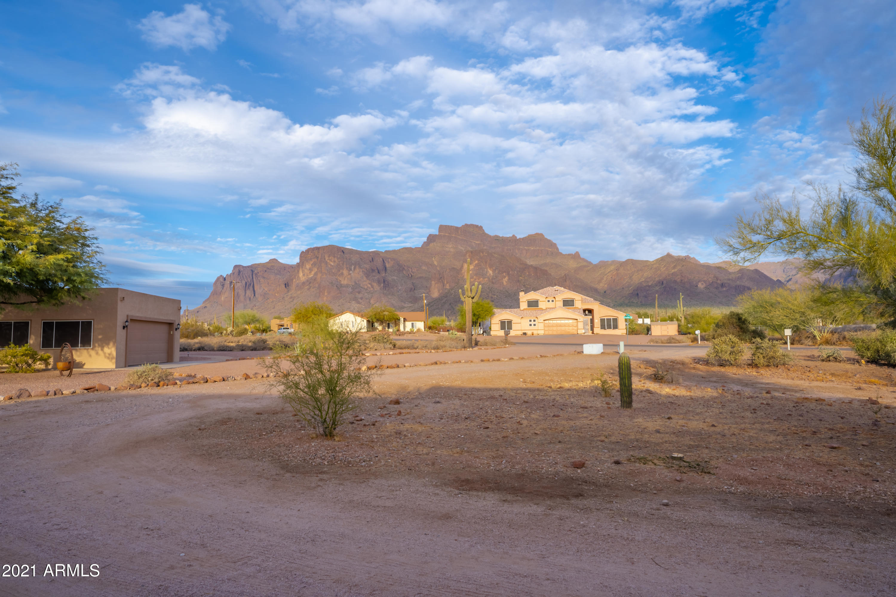 120 South Geronimo Road Apache Junction, AZ 85119 - Photo 3 of 47 01-18-21 Marjorie Stahl Home-40
