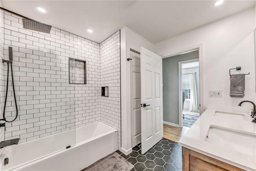 4426 Mt Troy Rd Extension Pittsburgh, PA 15214 - Photo 12 of 25 Gallery Image 12