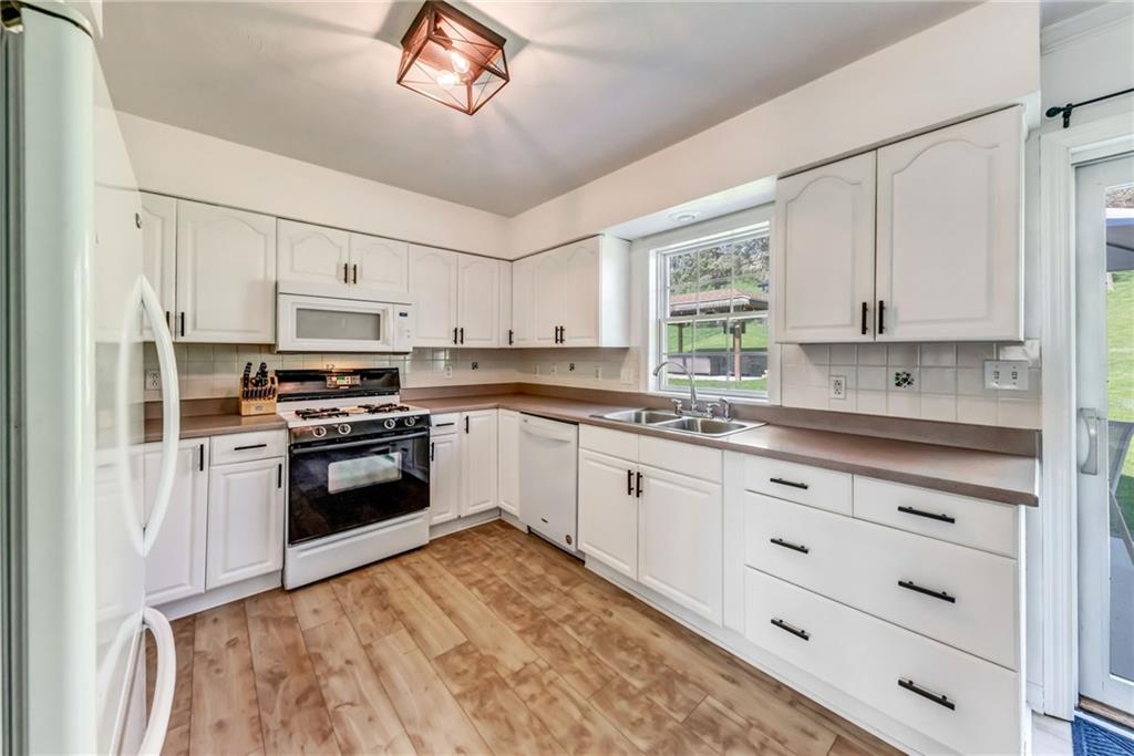 4426 Mt Troy Rd Extension Pittsburgh, PA 15214 - Photo 6 of 25 Gallery Image 6