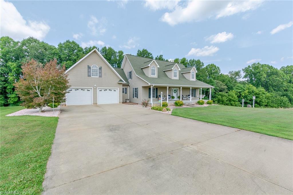 187 Circle Ridge Dobson, NC 27017 - Photo 2 of 37 Gallery Image 2