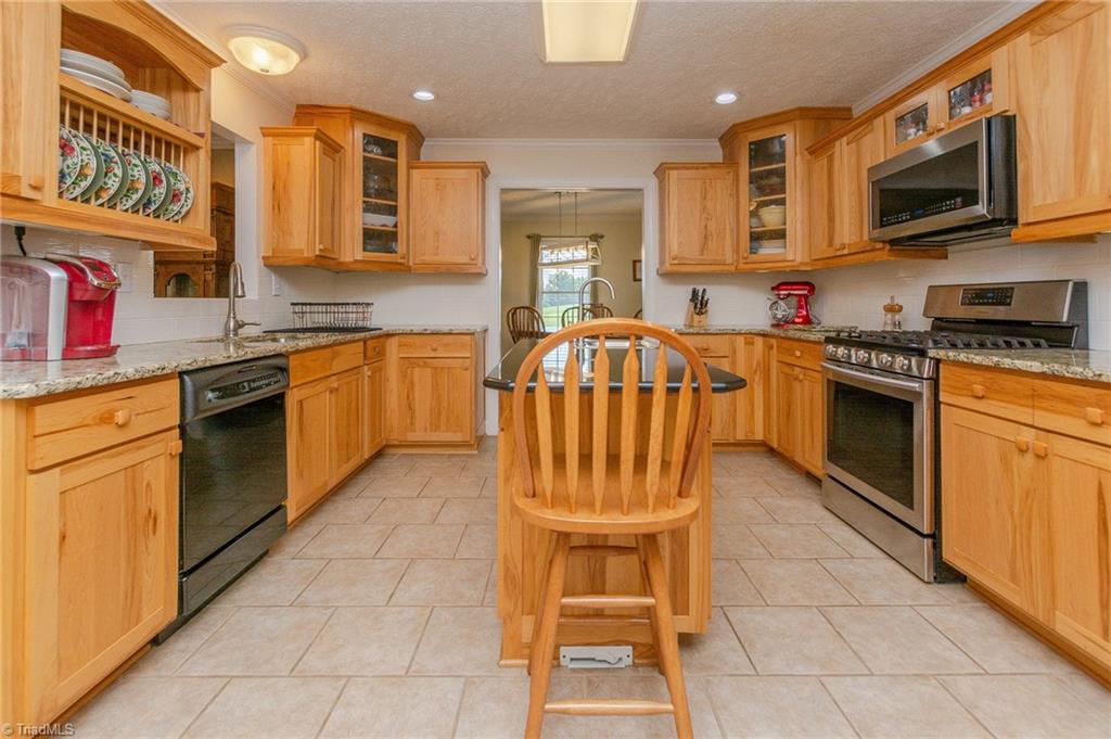 187 Circle Ridge Dobson, NC 27017 - Photo 15 of 37 Gallery Image 15