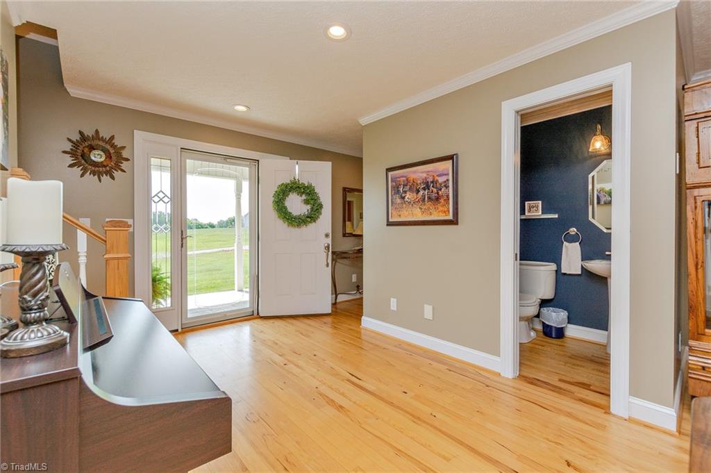 187 Circle Ridge Dobson, NC 27017 - Photo 7 of 37 Gallery Image 7
