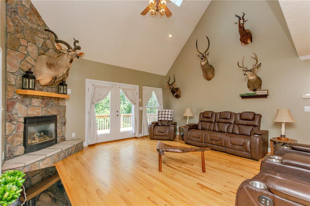 187 Circle Ridge Dobson, NC 27017 - Photo 9 of 37 Gallery Image 9