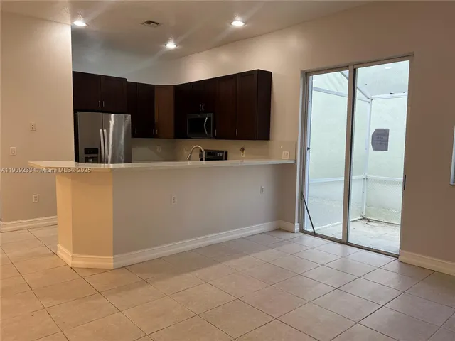 $3,600 | 1975 Northwest 100th Way, Pembroke Pines, FL 33024