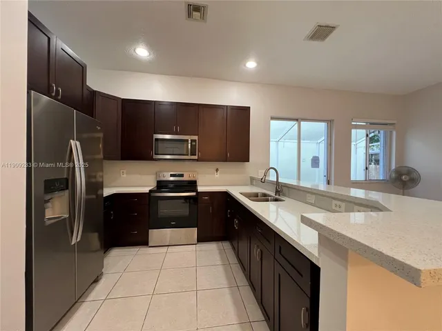 $3,600 | 1975 Northwest 100th Way, Pembroke Pines, FL 33024