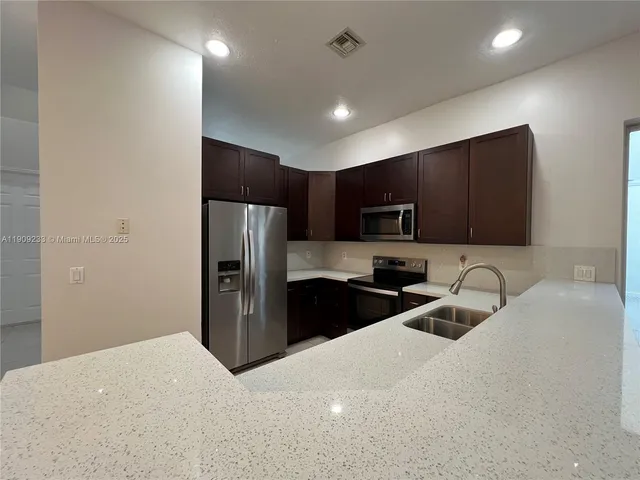 $3,600 | 1975 Northwest 100th Way, Pembroke Pines, FL 33024