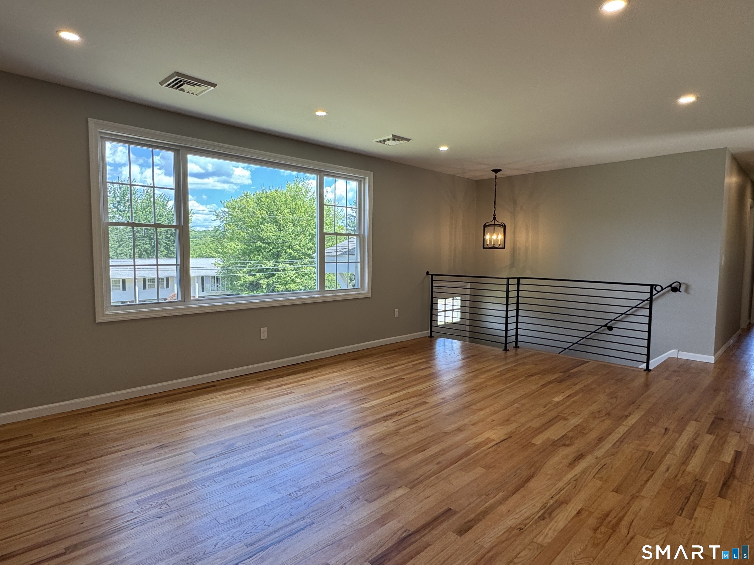 210 Cloudland Road North Haven, CT 06473 - Photo 12 of 40