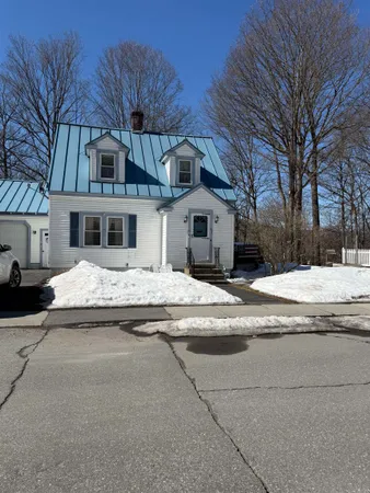 $249,900 | 157 Commonwealth Avenue, Springfield, VT 05156