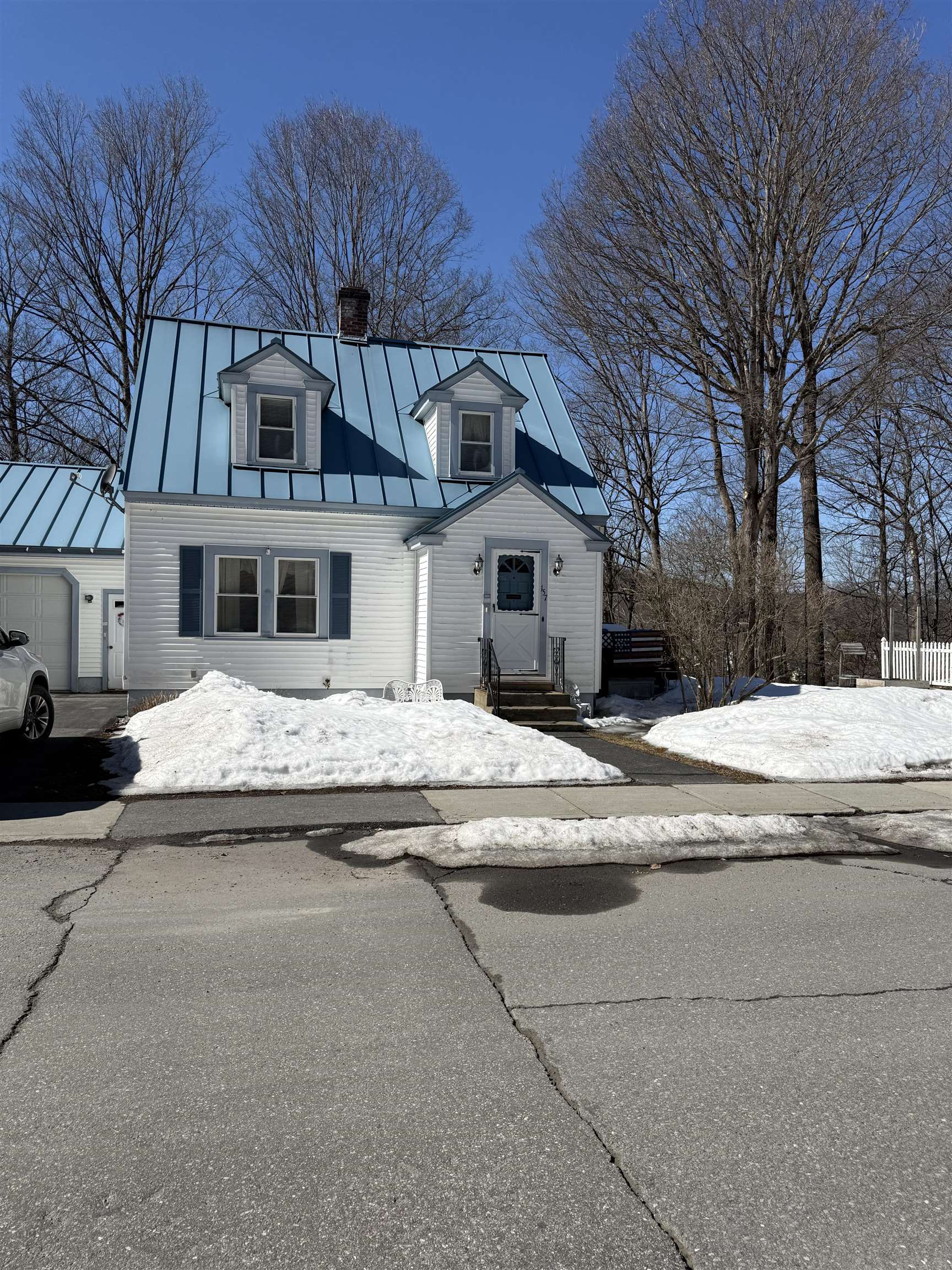 157 Commonwealth Avenue Springfield, VT 05156 - Photo 2 of 42