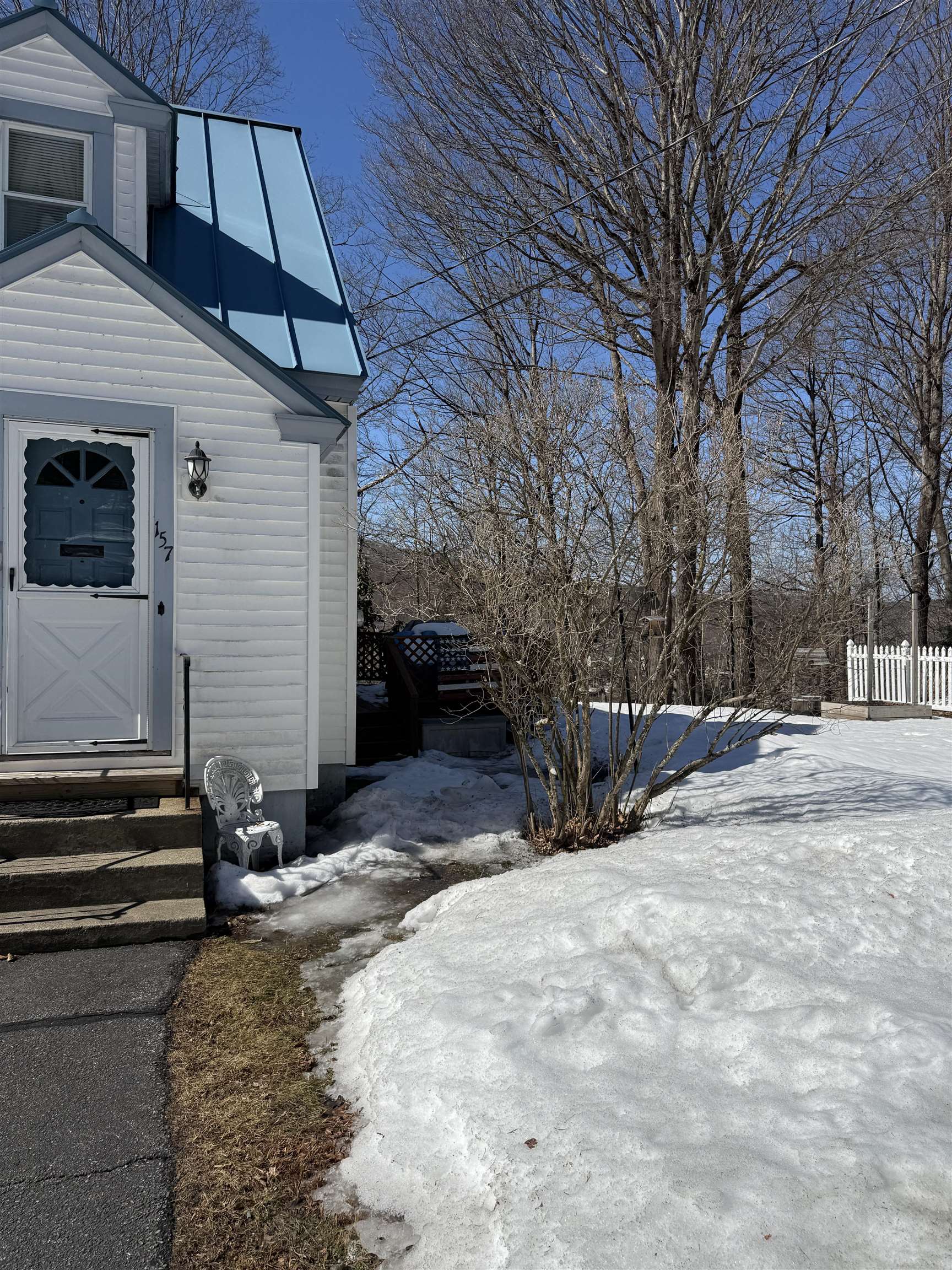 157 Commonwealth Avenue Springfield, VT 05156 - Photo 4 of 42