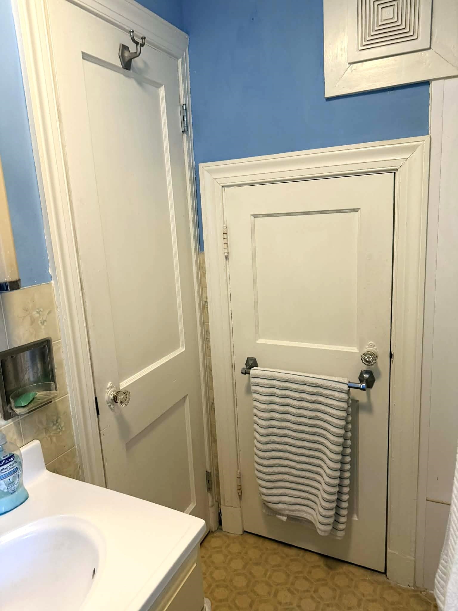 157 Commonwealth Avenue Springfield, VT 05156 - Photo 10 of 42