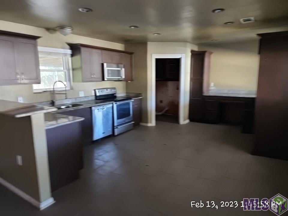 10751 Carmel Drive Baton Rouge, LA 70818 - Photo 2 of 8 Kitchen