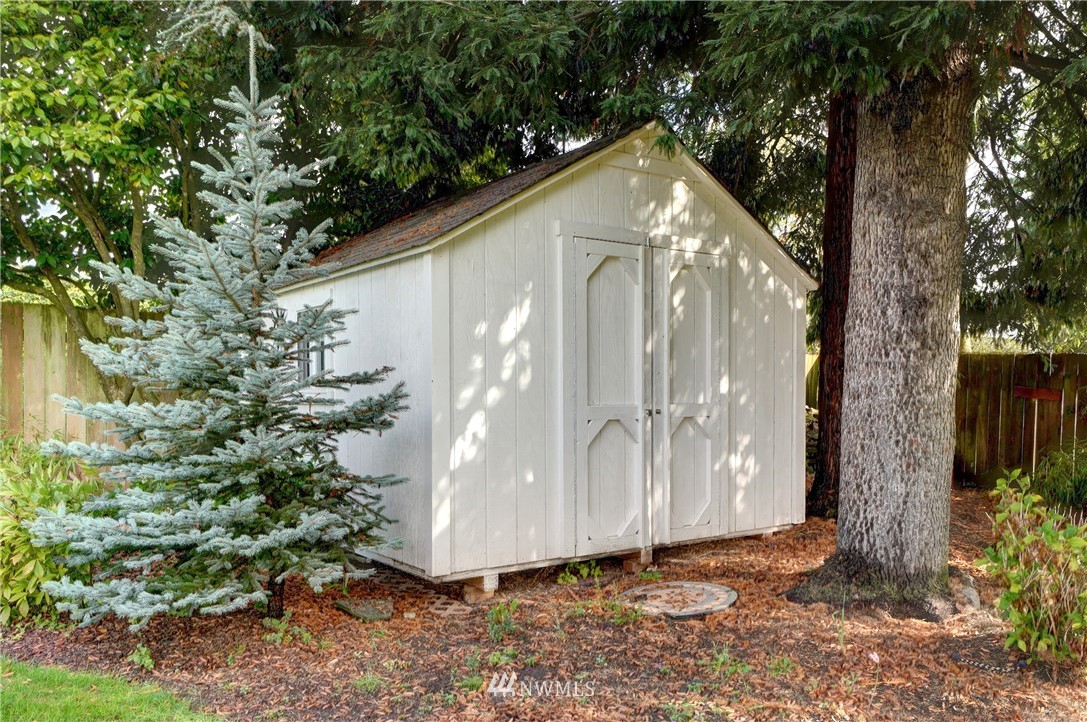 16116 119th Avenue Southeast Renton, WA 98058 - Photo 17 of 20 a view of a small house