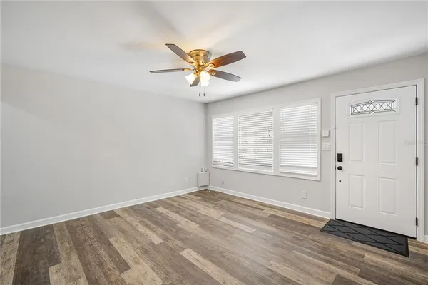 $2,300 | 1605 West Knollwood Street, Tampa, FL 33604