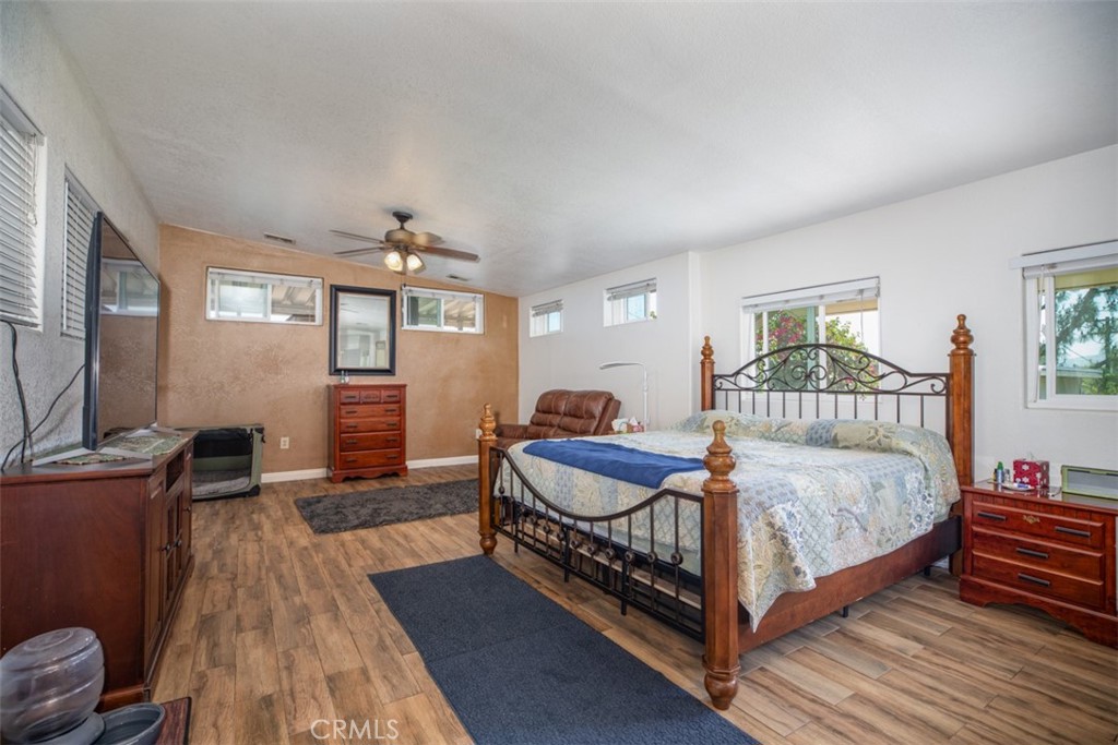 1566 Heather Lane Riverside, CA 92504 - Photo 15 of 61 Primary Suite