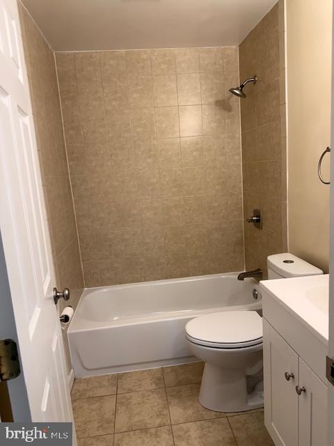 2021 Kelmore Road Baltimore, MD 21222 - Photo 7 of 11 Bathroom