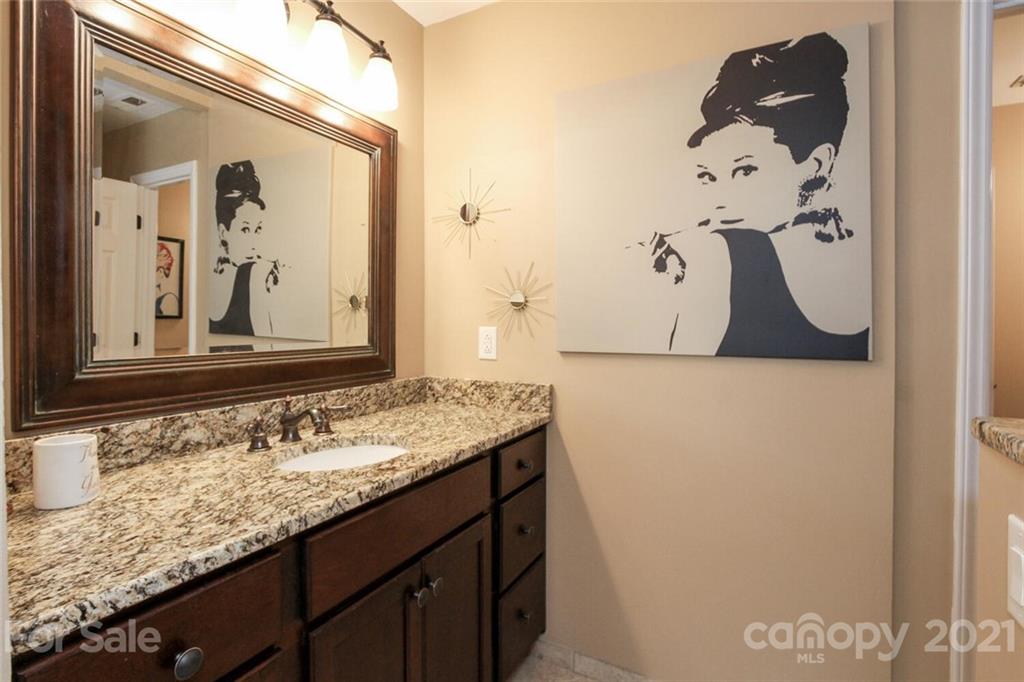 232 Queens Road, Unit 34 Charlotte, NC 28204 - Photo 8 of 22 Gallery Image 8
