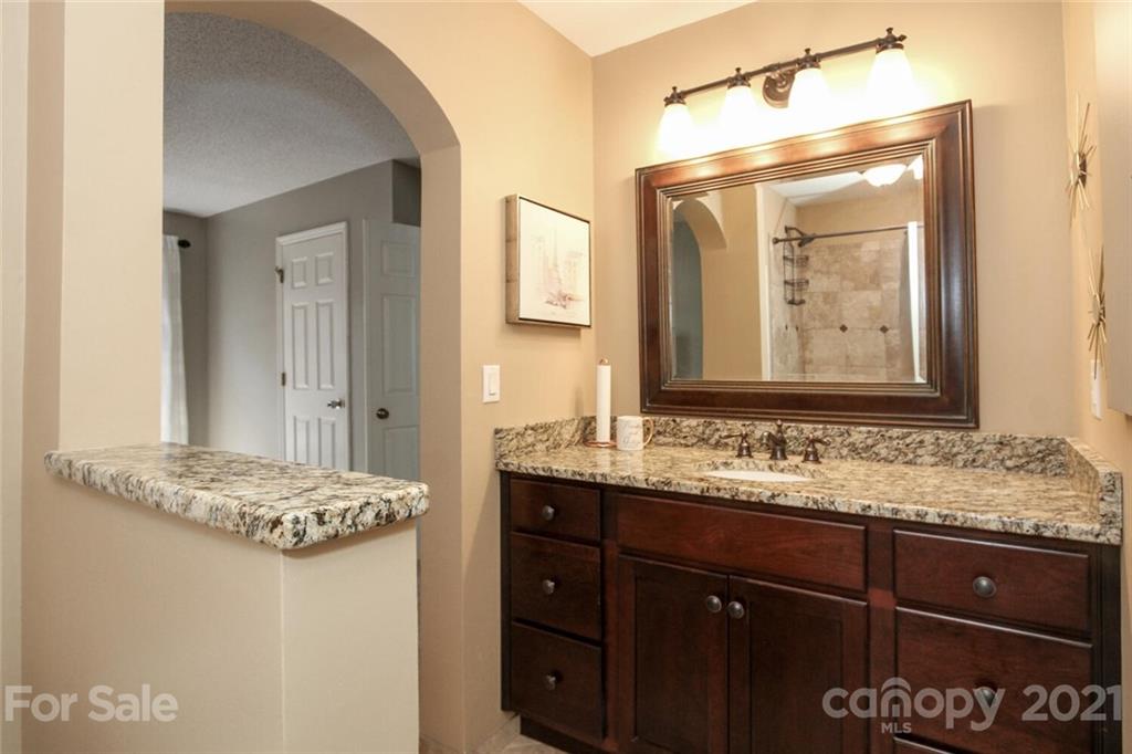 232 Queens Road, Unit 34 Charlotte, NC 28204 - Photo 9 of 22 Gallery Image 9