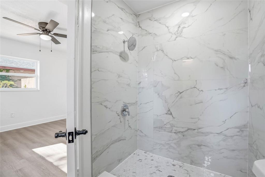4720 Mohegan Road St. Petersburg, FL 33708 - Photo 19 of 33