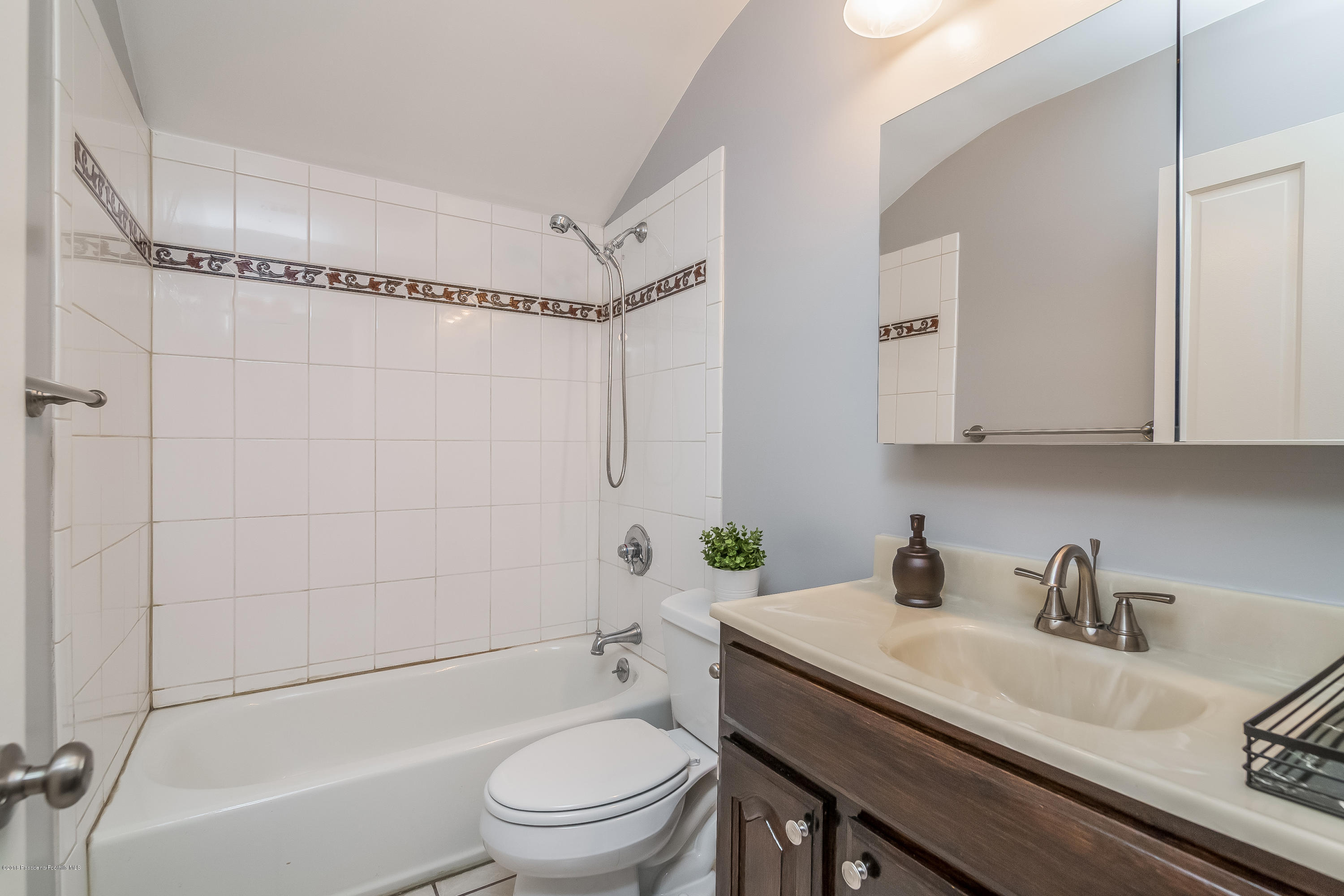 804 Monterey Road South Pasadena, CA 91030 - Photo 13 of 29 main bath