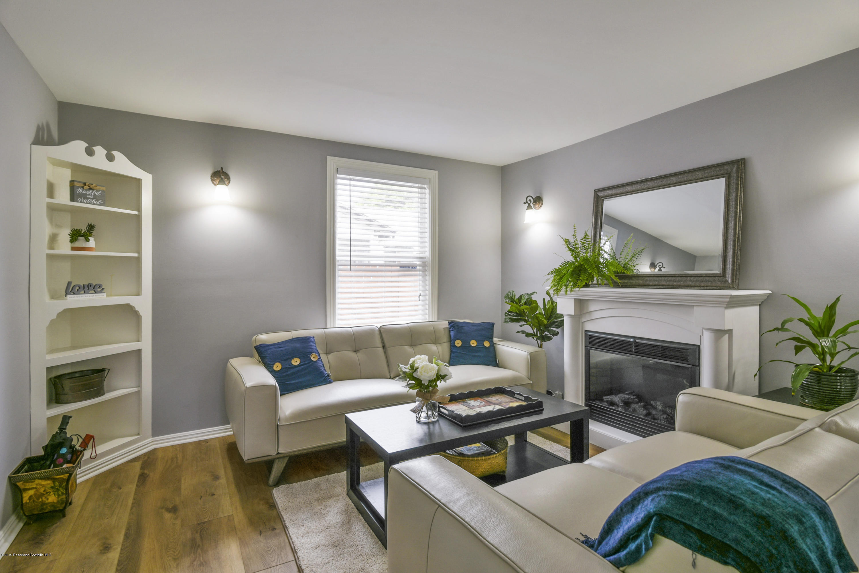 804 Monterey Road South Pasadena, CA 91030 - Photo 6 of 29 living room