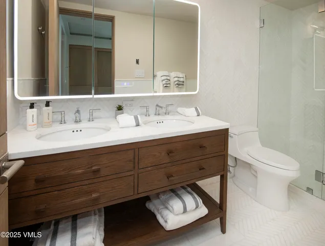 $6,500,000 | 384 Gore Creek Drive, Unit 8, Vail, CO 81657