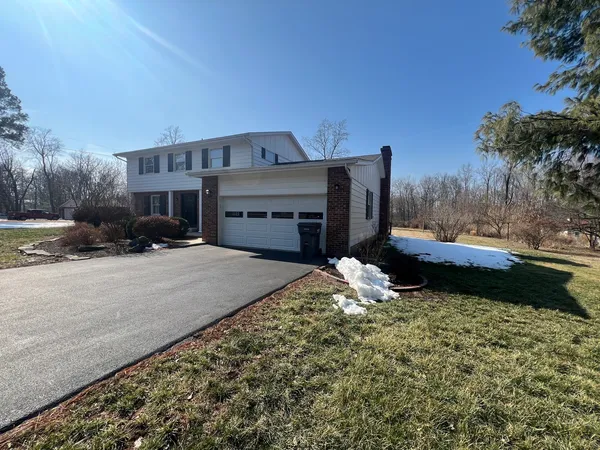 $259,000 | 117 Prairie Road, Carterville, IL 62918