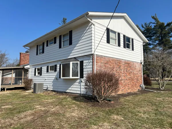 $259,000 | 117 Prairie Road, Carterville, IL 62918