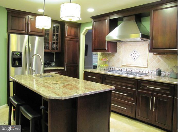 810 Villa Ridge Road Falls Church, VA 22046 - Photo 1 of 29 Kitchen