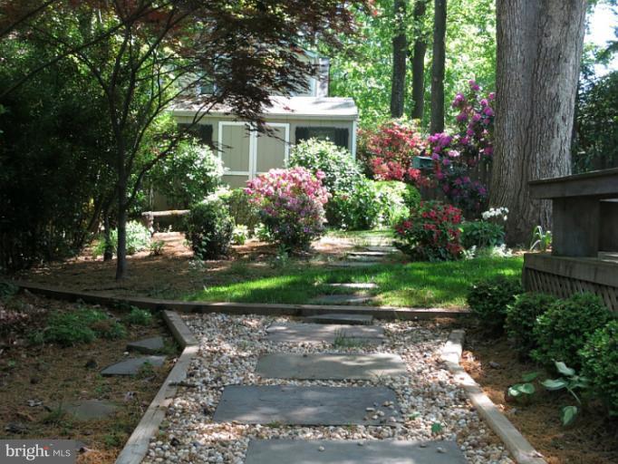 810 Villa Ridge Road Falls Church, VA 22046 - Photo 15 of 29 Exterior (Rear)
