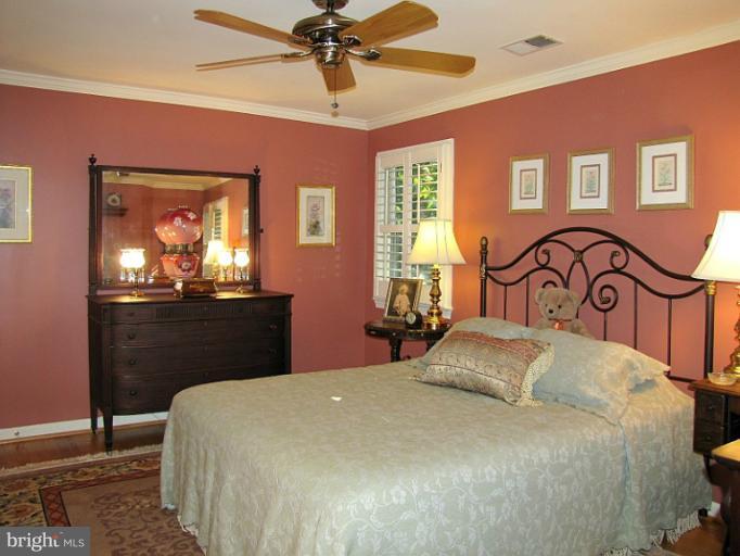 810 Villa Ridge Road Falls Church, VA 22046 - Photo 20 of 29 Bedroom 5