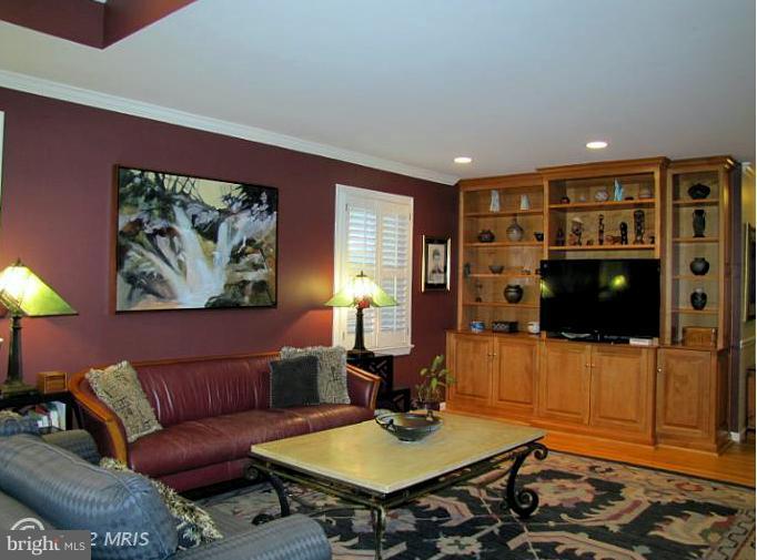 810 Villa Ridge Road Falls Church, VA 22046 - Photo 3 of 29 Family Room